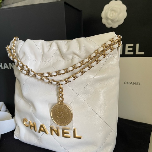 🖤🤍New!! Chanel 22 MINI White!! Full set!! 🤍🖤 - Picture 3 of 11